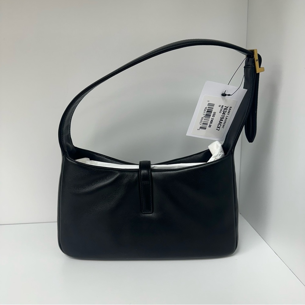 Saint Laurent Le 5 à 7 padded leather shoulder bag in Black - Picture 8 of 9